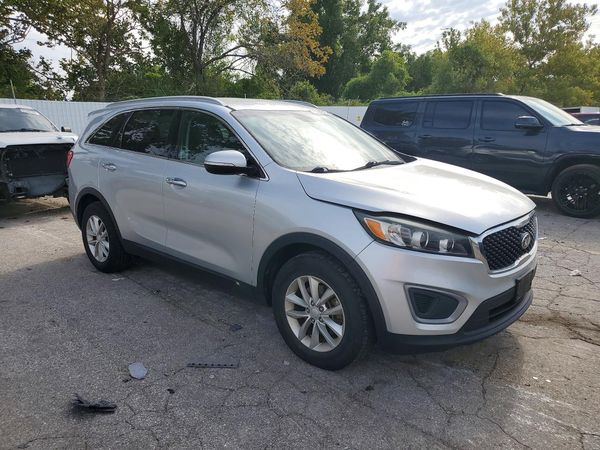 2016 KIA SORENTO L / LX — Passenger 3/4