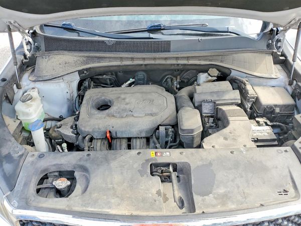 2016 KIA SORENTO L / LX — Engine bay