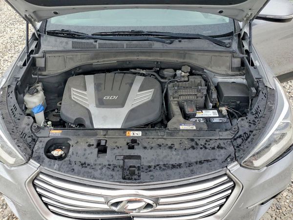 2017 HYUNDAI SANTA FE GLS — Engine bay