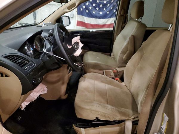 2014 DODGE CARAVAN SE — DENT