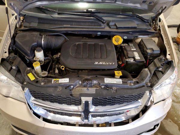2014 DODGE CARAVAN SE — Engine bay