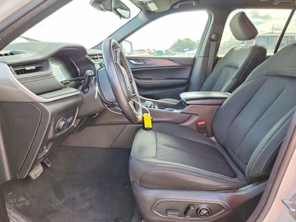 2024 JEEP GRAND CHEROKEE Laredo — DENT