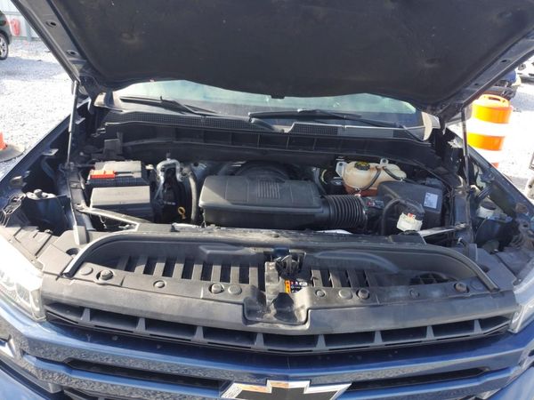 2021 CHEVROLET SILVERADO RST — Engine bay
