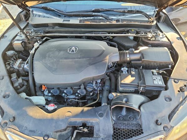 2015 ACURA TLX SH-AWD TECH V6 — Engine bay
