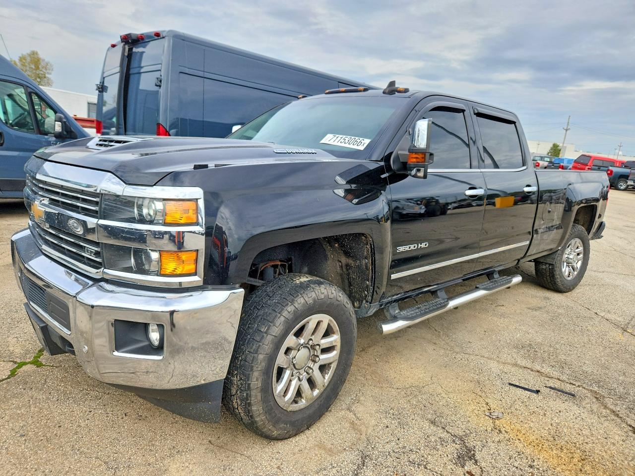 2017 CHEVROLET SILVERADO LTZ — Front 3/4