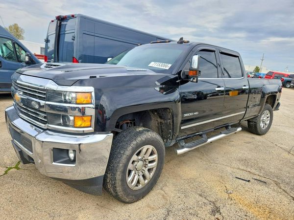 2017 CHEVROLET SILVERADO LTZ — Front 3/4
