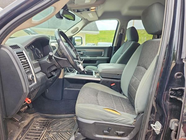 2015 RAM 1500 CREW SLT — DENT