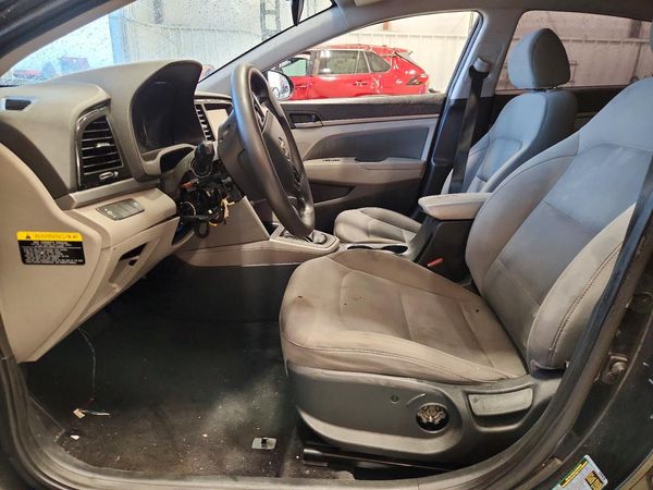 2017 HYUNDAI ELANTRA — DENT