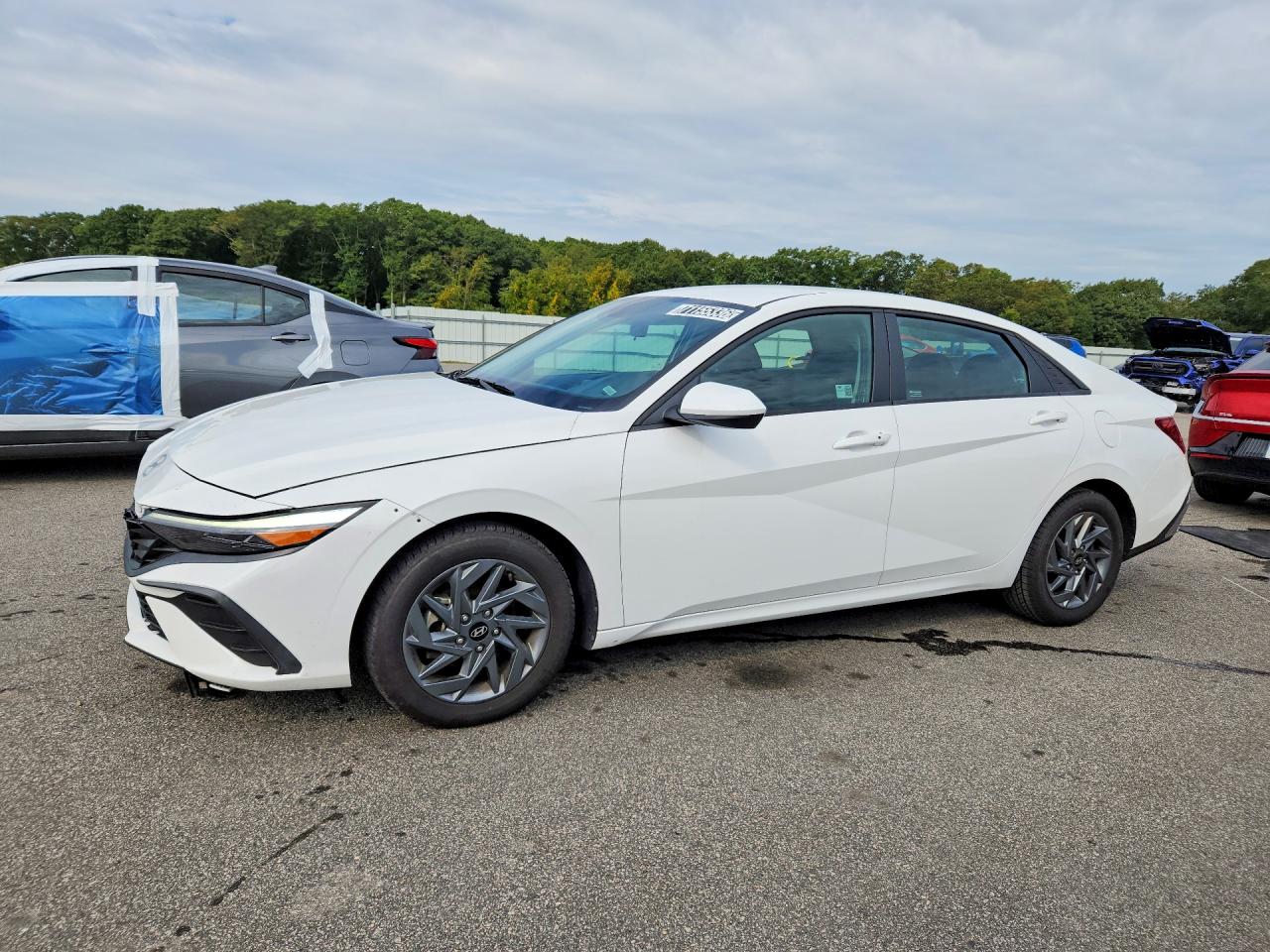 2024 HYUNDAI ELANTRA SEL — Front 3/4