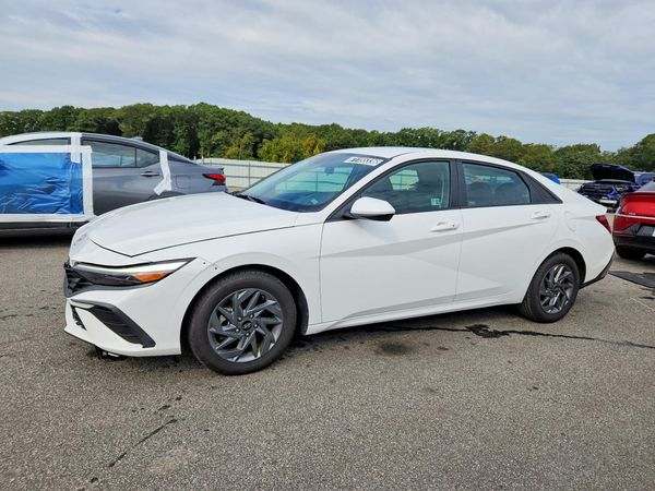 2024 HYUNDAI ELANTRA SEL — Front 3/4