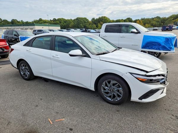 2024 HYUNDAI ELANTRA SEL — Passenger 3/4