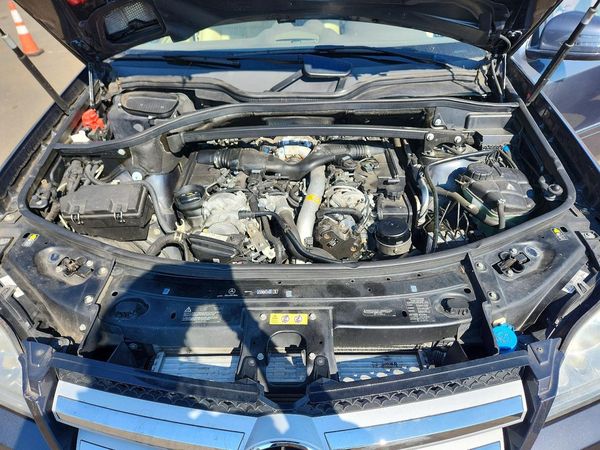 2012 MERCEDES-BENZ GL GL350 BLUETEC 4-MATIC — Engine bay