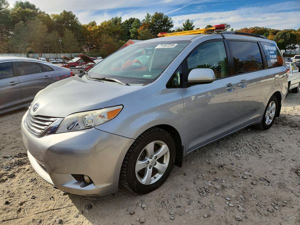 2014 TOYOTA SIENNA — DSFA — Front 3/4