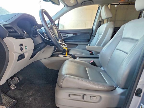 2016 HONDA PILOT Elite — DENT