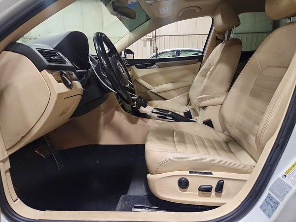 2017 VOLKSWAGEN PASSAT — DENT