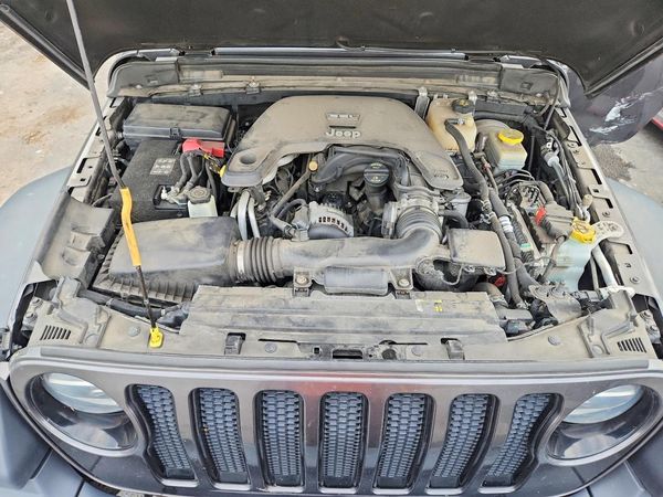 2020 JEEP WRANGLER UNLIMITED Unlimited Sport — Engine bay