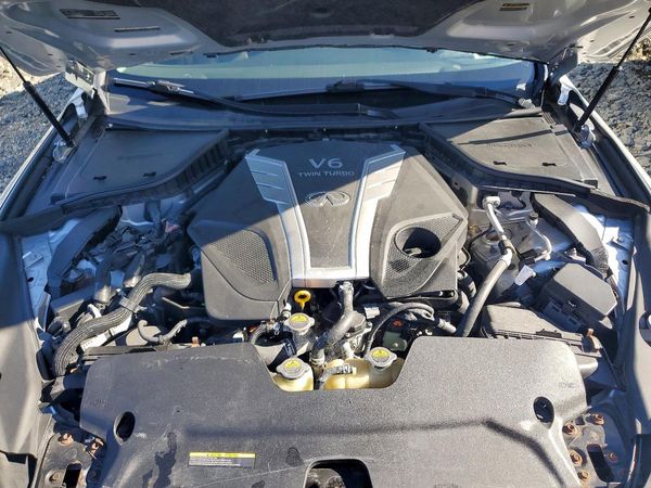 2017 INFINITI Q50 — Engine bay