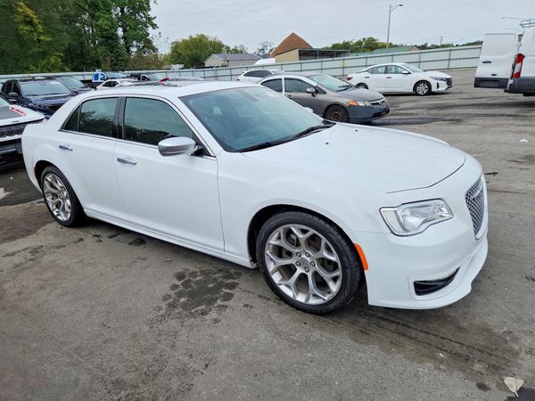 2019 CHRYSLER 300 — Passenger 3/4