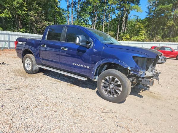 2019 NISSAN TITAN — Passenger 3/4