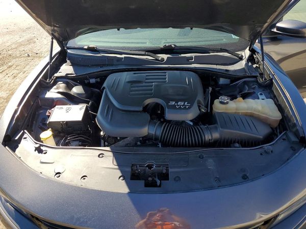 2021 DODGE CHARGER SXT — Engine bay