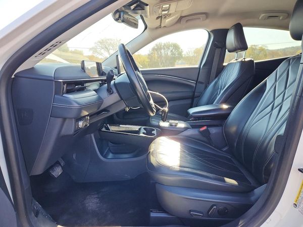 2021 FORD MUSTANG Select — DENT