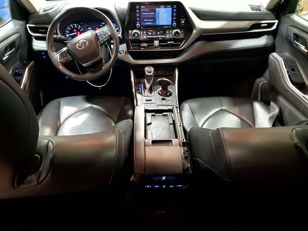 2020 TOYOTA HIGHLANDER XLE Nav — CKPT