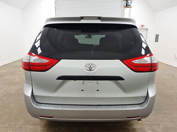 2019 TOYOTA SIENNA L — DIRR
