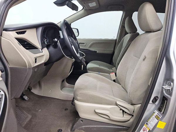 2019 TOYOTA SIENNA L — DENT