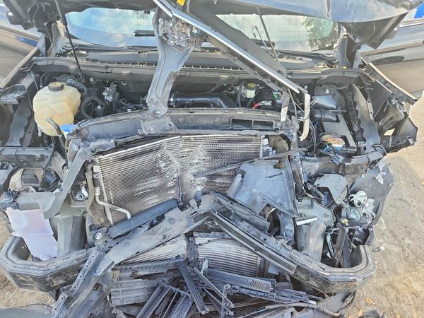 2018 FORD EDGE Titanium — Engine bay