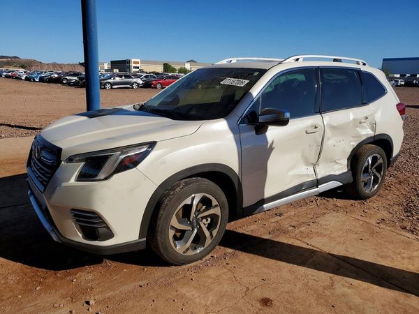 2022 SUBARU FORESTER Touring — Front 3/4