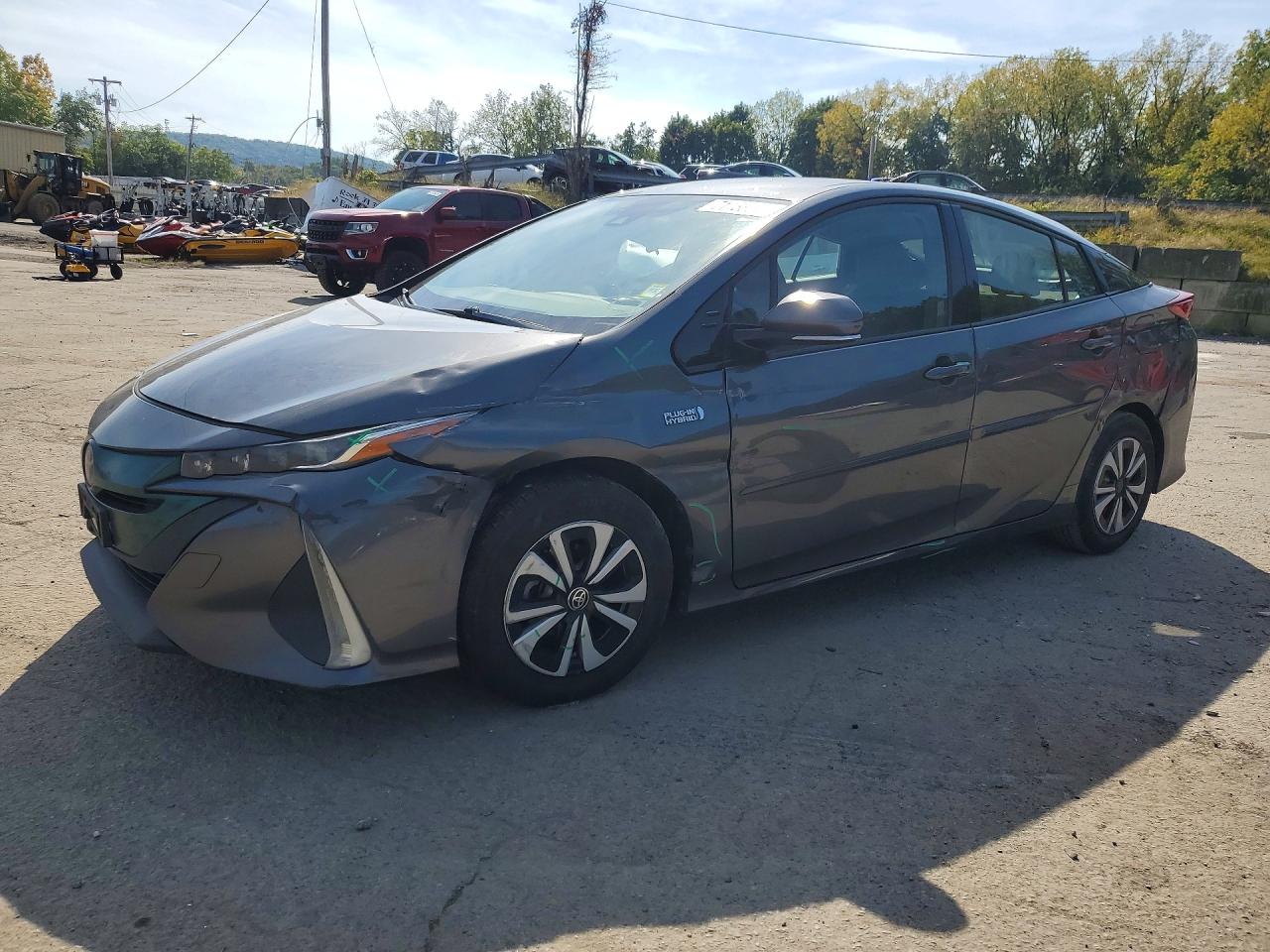 2017 TOYOTA PRIUS Three/Four/Four Adv — Front 3/4