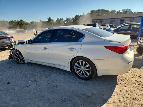 2015 INFINITI Q50 — DSRA