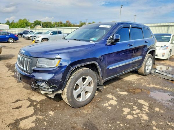 2012 JEEP GRAND CHER OKEE LAREDO 4X4 — Front 3/4