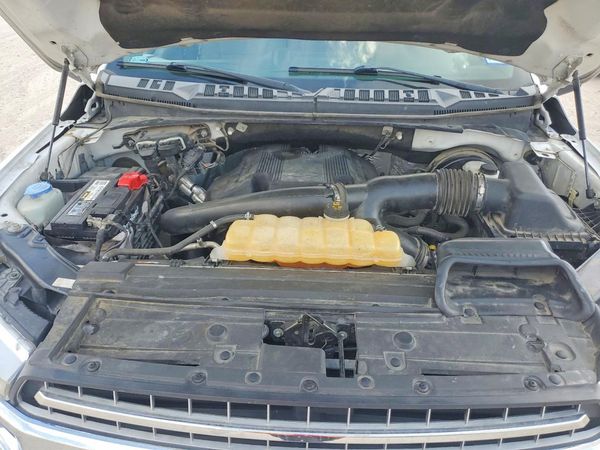 2019 FORD F150 — Engine bay