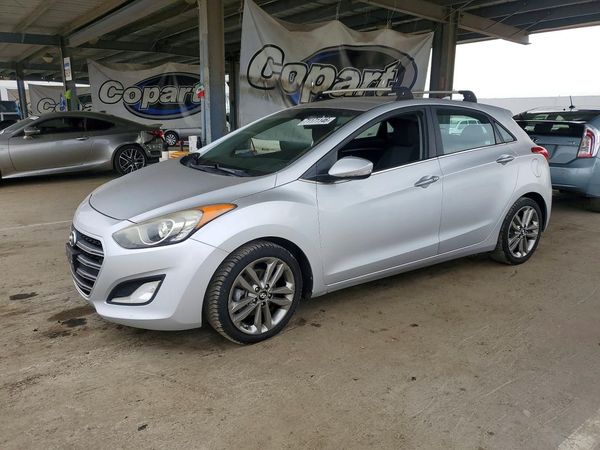 2016 HYUNDAI ELANTRA — Front 3/4