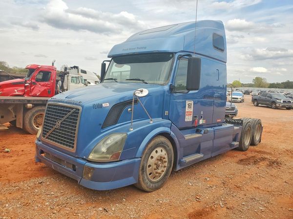 2012 VOLVO VN — DSFA — Front 3/4