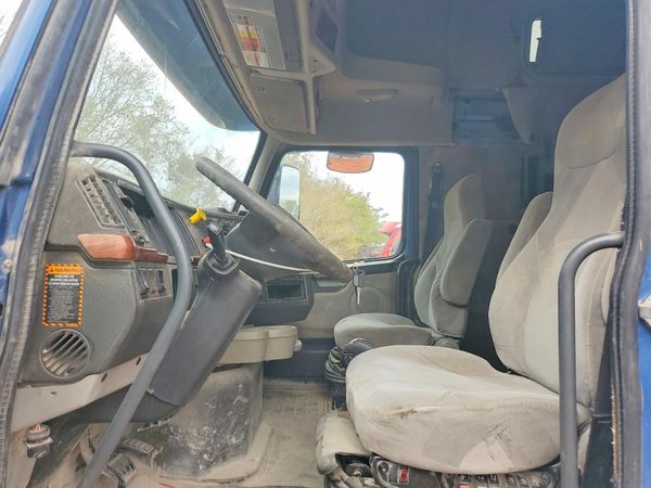 2012 VOLVO VN — DENT