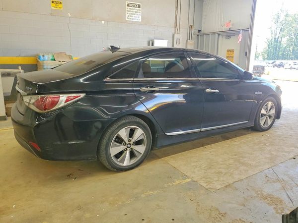 2012 HYUNDAI SONATA Middle level — PSRA