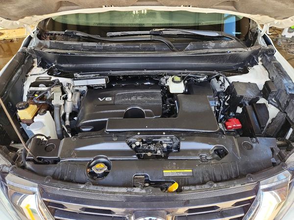 2020 NISSAN PATHFINDER SV — Engine bay