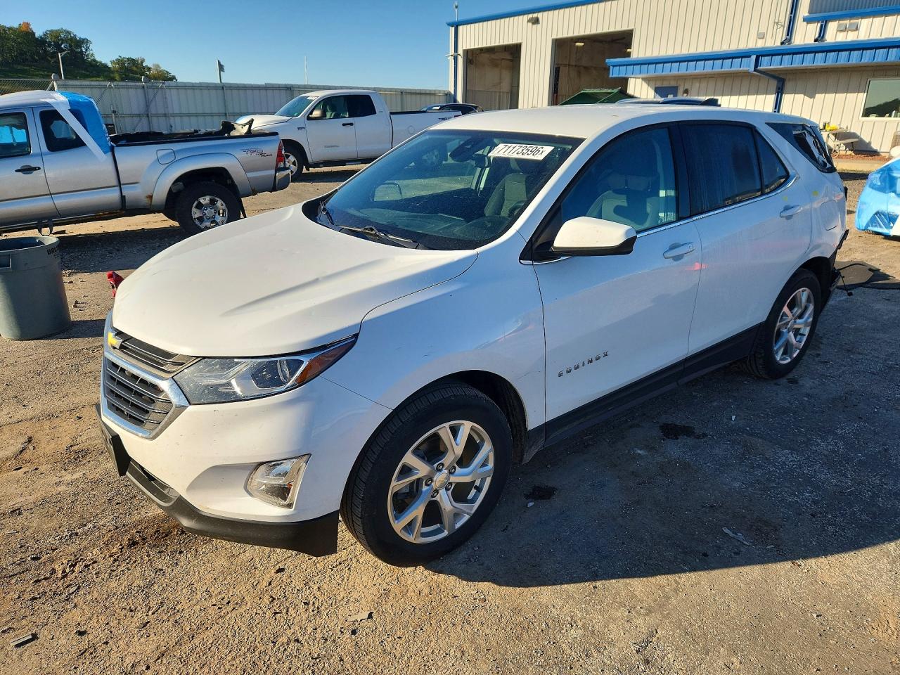 2020 CHEVROLET EQUINOX LT (1LT) — Front 3/4
