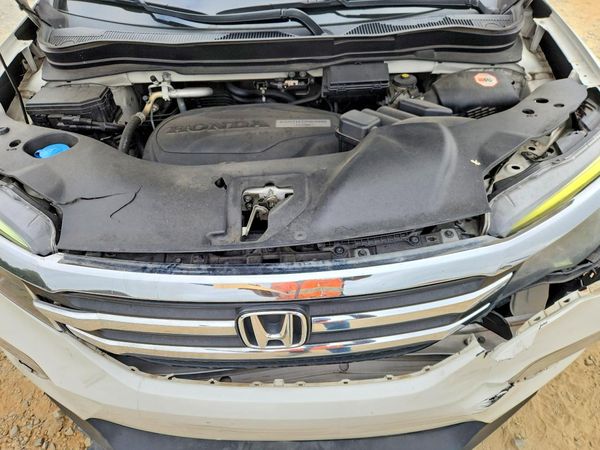 2016 HONDA PILOT EX — Engine bay