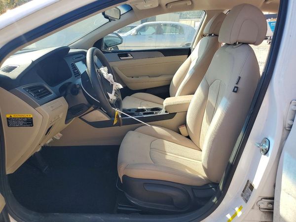 2017 HYUNDAI SONATA SE — DENT