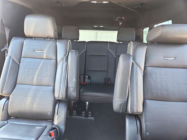 2023 CADILLAC ESCALADE Premium Luxury — SUVN