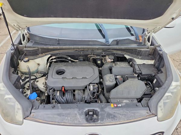 2017 KIA SPORTAGE LX — Engine bay
