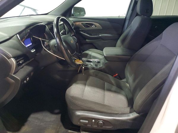 2023 CHEVROLET TRAVERSE LT — DENT
