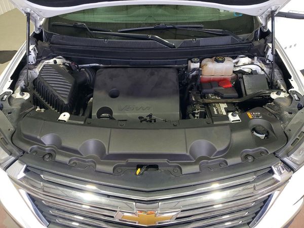 2023 CHEVROLET TRAVERSE LT — Engine bay