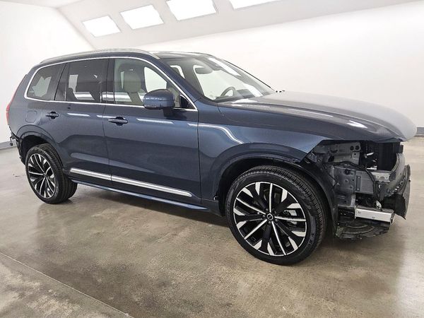 2025 VOLVO XC90 Plus — Passenger 3/4