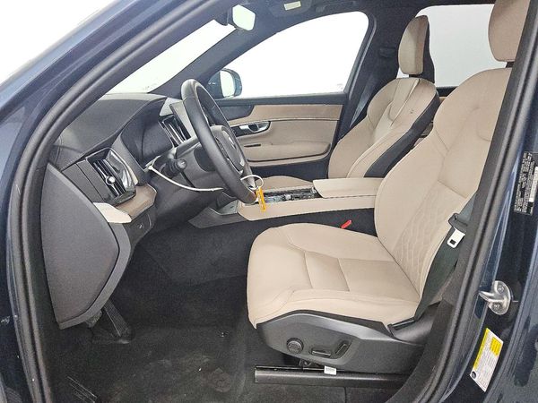 2025 VOLVO XC90 Plus — DENT