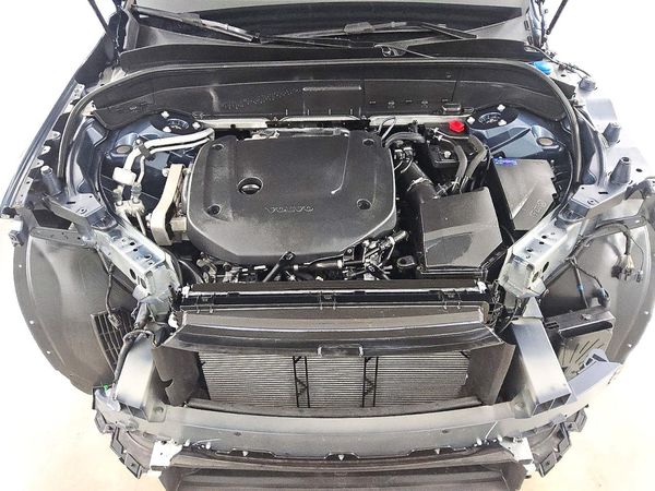 2025 VOLVO XC90 Plus — Engine bay