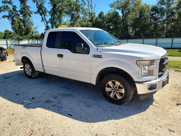 2017 FORD F150 SuperCab — Passenger 3/4